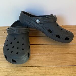 Crocs Clogs Adult Men’s 9 Women’s 11 Black Rubber Slip On Comfy Sandals Logo